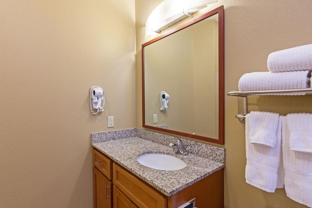 Candlewood Suites Deer Park By Ihg Dış mekan fotoğraf