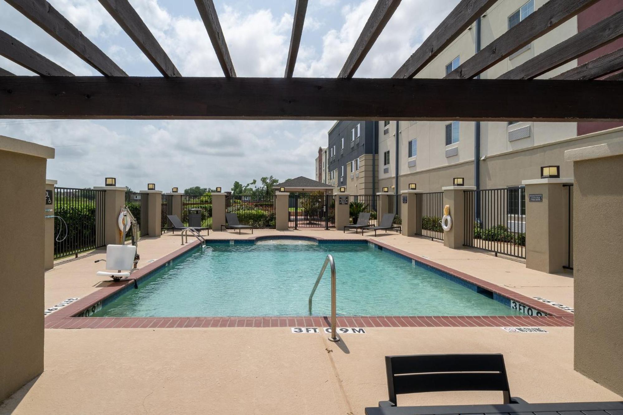 Candlewood Suites Deer Park By Ihg Dış mekan fotoğraf
